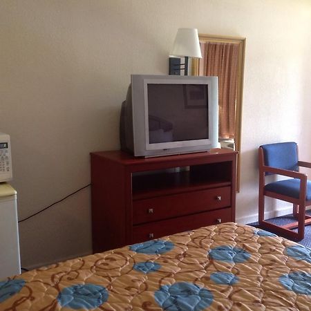 Days Inn Panama City 23Rd Street Bagian luar foto