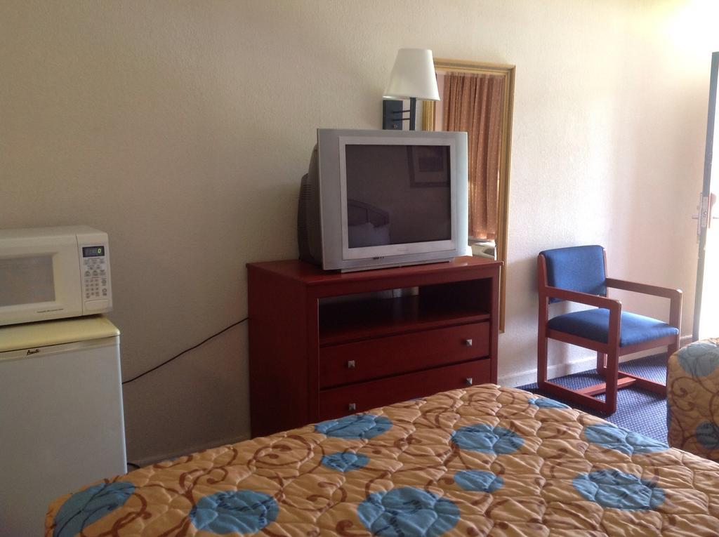 Days Inn Panama City 23Rd Street Bagian luar foto